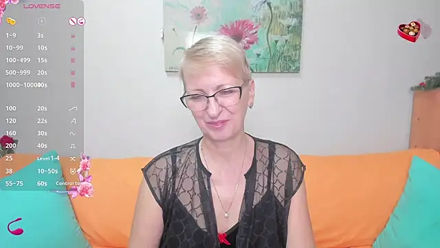 iamyourdream89 online show from December 16, 2024, 7:32 pm