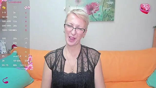 iamyourdream89 online show from December 17, 2024, 5:15 pm
