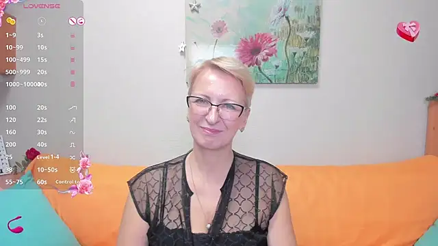 iamyourdream89 online show from December 17, 2024, 8:21 pm