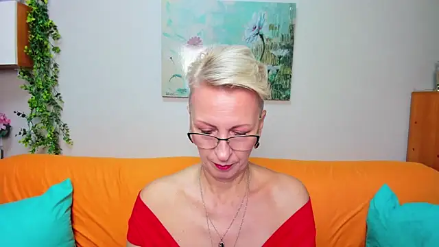 iamyourdream89 online show from November 26, 2025, 11:00 am