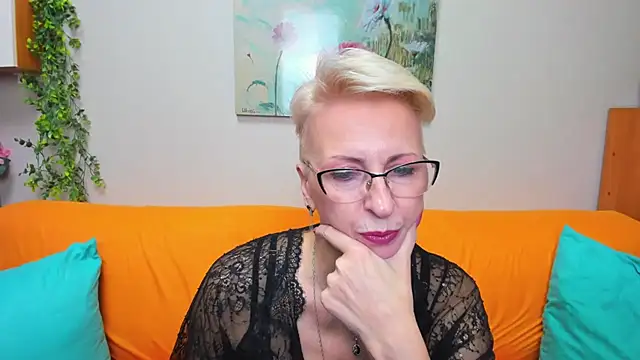 iamyourdream89 online show from December 5, 2025, 1:09 pm