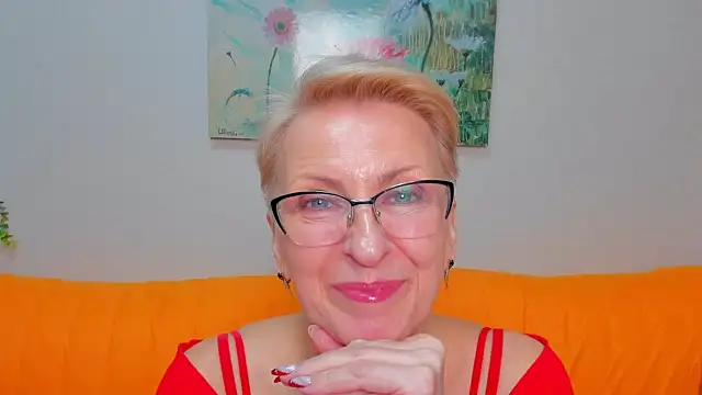 iamyourdream89 online show from April 23, 2026, 1:24 pm