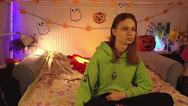 Snapshot of Frank_Fraer chatting on October 19, 2025, 3:45 pm Frank Fraer online show from October 19, 2025, 3:45 pm