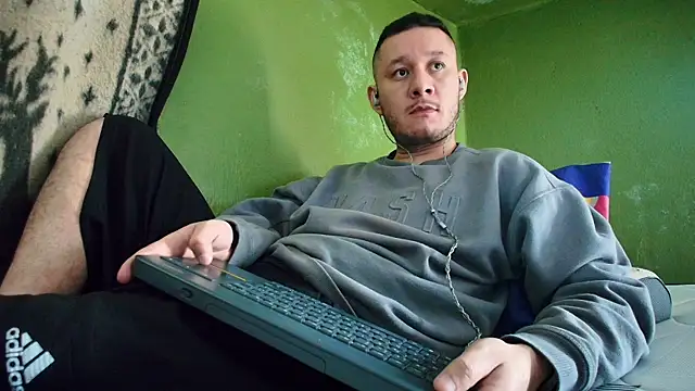 sweet cock28 online show from December 19, 2024, 4:24 pm