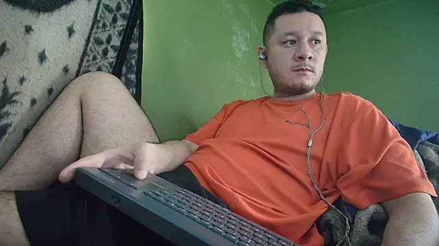 Snapshot of sweet_cock28 chatting on September 17, 2025, 3:24 pm sweet cock28 online show from September 17, 2025, 3:24 pm