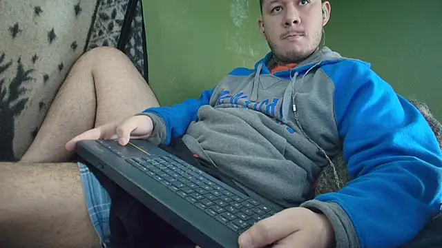 Snapshot of sweet_cock28 chatting on September 18, 2025, 3:47 pm sweet cock28 online show from September 18, 2025, 3:47 pm