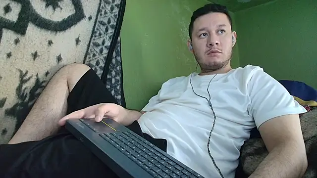 Snapshot of sweet_cock28 chatting on September 24, 2025, 3:37 pm sweet cock28 online show from September 24, 2025, 3:37 pm