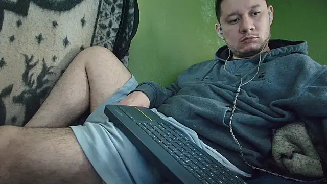 Snapshot of sweet_cock28 chatting on September 30, 2025, 3:28 pm sweet cock28 online show from September 30, 2025, 3:28 pm