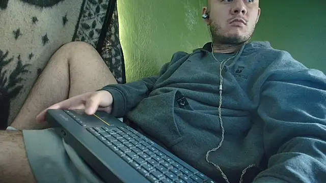 Snapshot of sweet_cock28 chatting on October 5, 2025, 2:37 pm sweet cock28 online show from October 5, 2025, 2:37 pm