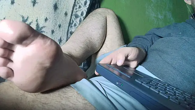 Snapshot of sweet_cock28 chatting on October 12, 2025, 4:00 am sweet cock28 online show from October 12, 2025, 4:00 am