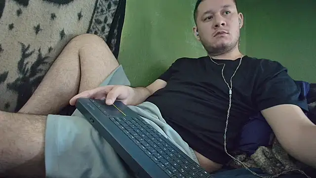 Snapshot of sweet_cock28 chatting on October 13, 2025, 3:34 pm sweet cock28 online show from October 13, 2025, 3:34 pm