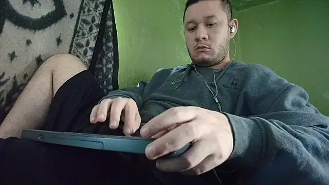 Snapshot of sweet_cock28 chatting on October 18, 2025, 3:24 pm sweet cock28 online show from October 18, 2025, 3:24 pm