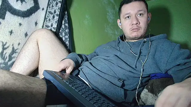 Snapshot of sweet_cock28 chatting on October 21, 2025, 3:29 am sweet cock28 online show from October 21, 2025, 3:29 am