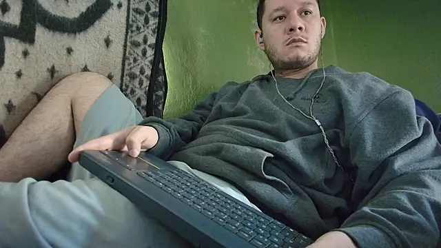 Snapshot of sweet_cock28 chatting on October 31, 2025, 3:46 pm sweet cock28 online show from October 31, 2025, 3:46 pm