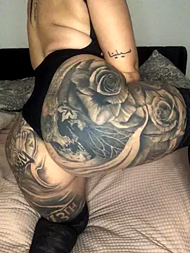 Mia-Bremer online show from December 5, 2025, 1:09 pm