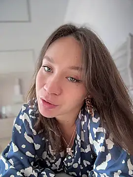 QuietNicole online show from March 11, 2026, 4:51 am