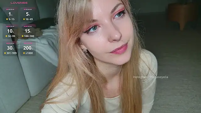 Cassycum online show from March 4, 2025, 10:05 pm