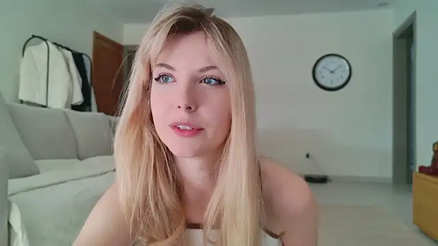 Cassycum online show from March 14, 2025, 2:08 pm