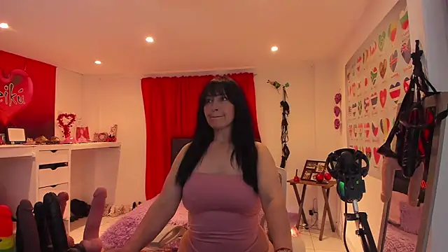 Sarah teiku online show from June 17, 2026, 7:04 pm