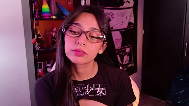 amber yull online show from June 15, 2026, 2:52 pm