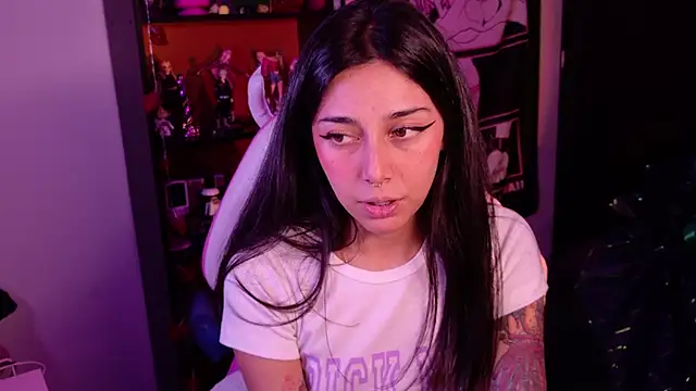 amber yull online show from June 23, 2026, 2:20 am
