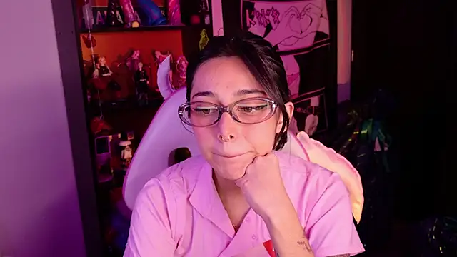 amber yull online show from June 28, 2026, 2:17 am