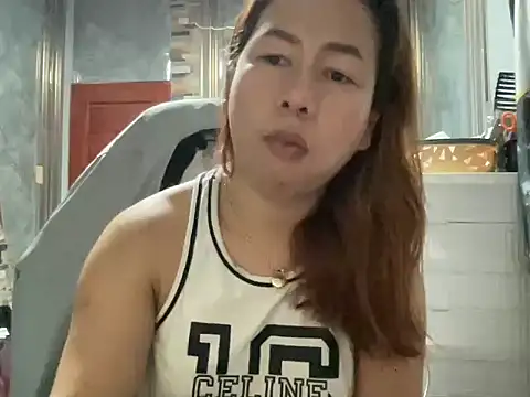 UrLove Marga online show from April 28, 2026, 9:53 pm