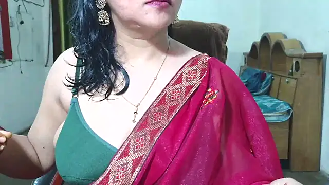 Snapshot of Cute_Mahi22 chatting on September 21, 2025, 5:53 am Cute Mahi22 online show from September 21, 2025, 5:53 am