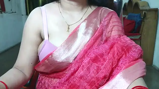 Snapshot of Cute_Mahi22 chatting on October 21, 2025, 5:46 pm Cute Mahi22 online show from October 21, 2025, 5:46 pm