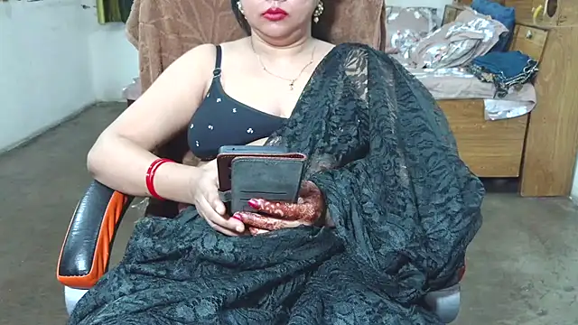 Snapshot of Cute_Mahi22 chatting on October 29, 2025, 11:17 pm Cute Mahi22 online show from October 29, 2025, 11:17 pm