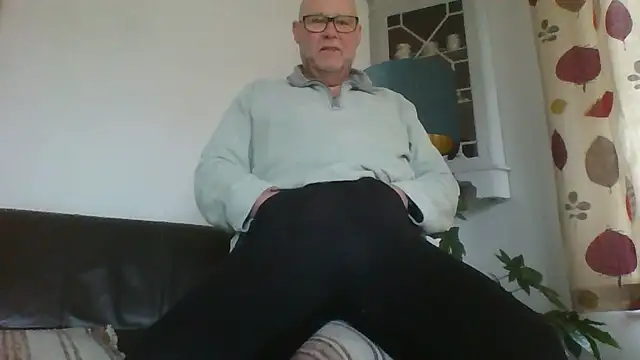 Tempted1973 online show from February 8, 2026, 2:09 pm