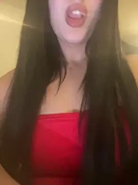 Sarahkhaalifa online show from June 10, 2026, 9:03 pm