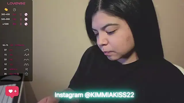kimmiakiss22 online show from January 14, 2025, 8:15 pm