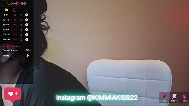 kimmiakiss22 online show from January 21, 2025, 7:15 am