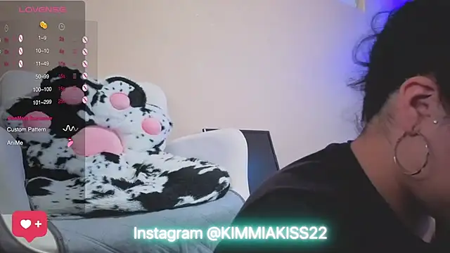 kimmiakiss22 online show from February 17, 2025, 5:14 am