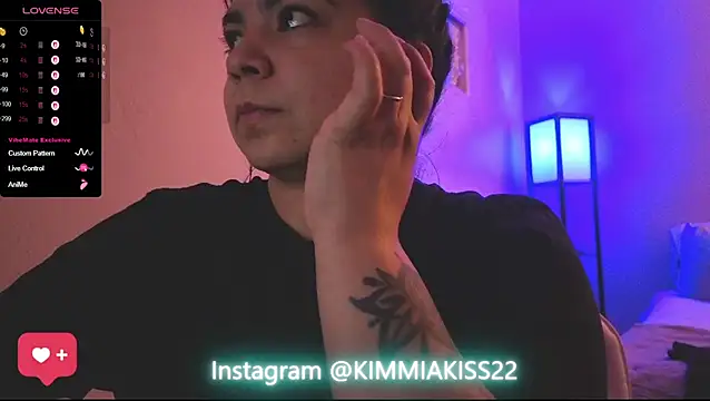 kimmiakiss22 online show from February 22, 2025, 2:17 am