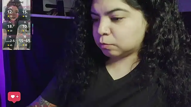 kimmiakiss22 online show from April 26, 2026, 1:36 am