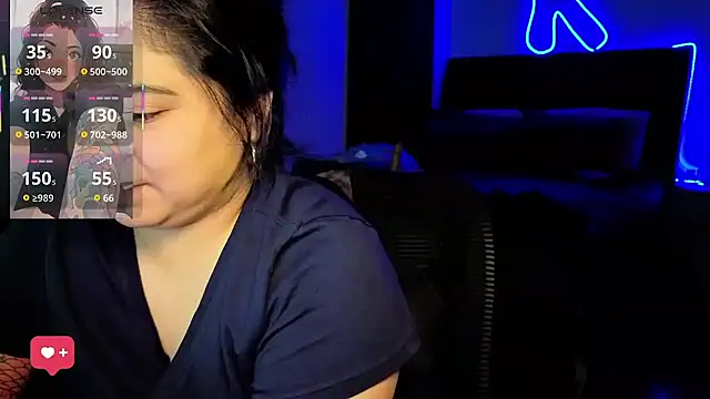 kimmiakiss22 online show from June 25, 2026, 5:12 am