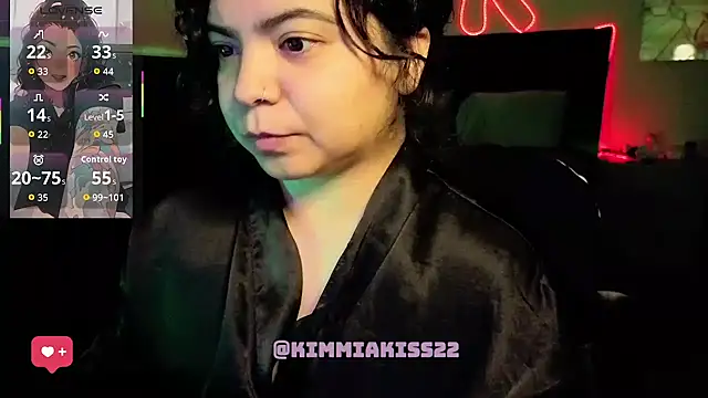 kimmiakiss22 online show from July 12, 2026, 7:54 am