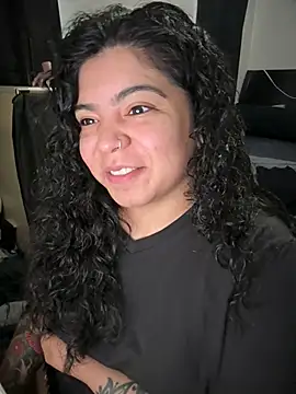 kimmiakiss22 online show from July 21, 2026, 8:33 pm