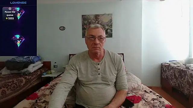 Snapshot of sexman181166 chatting on February 12, 2025, 11:07 am sexman181166 online show from February 12, 2025, 11:07 am