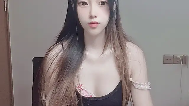 VaerySaenz online show from November 10, 2025, 2:10 am