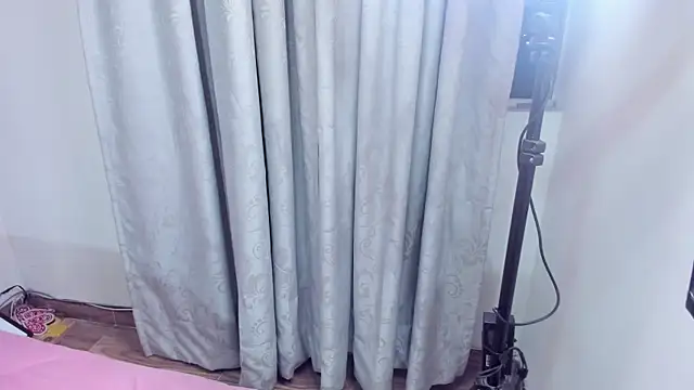 xhinata hyugax online show from October 3, 2025, 11:46 pm