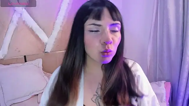 xhinata hyugax online show from December 21, 2025, 9:55 pm