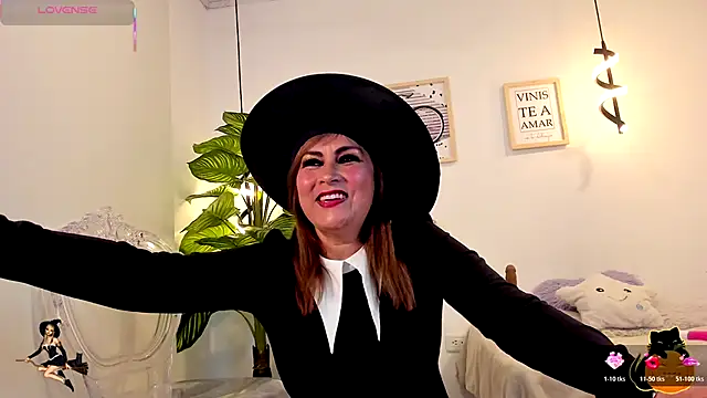 Snapshot of Rachel__Lang chatting on October 31, 2025, 9:49 pm Rachel Lang online show from October 31, 2025, 9:49 pm