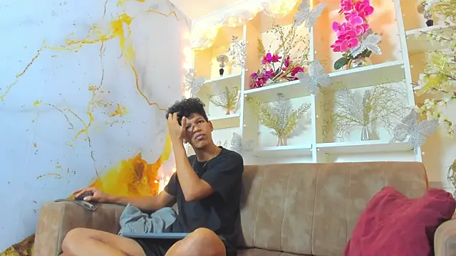 BvlgarVoyss online show from November 22, 2025, 6:51 pm