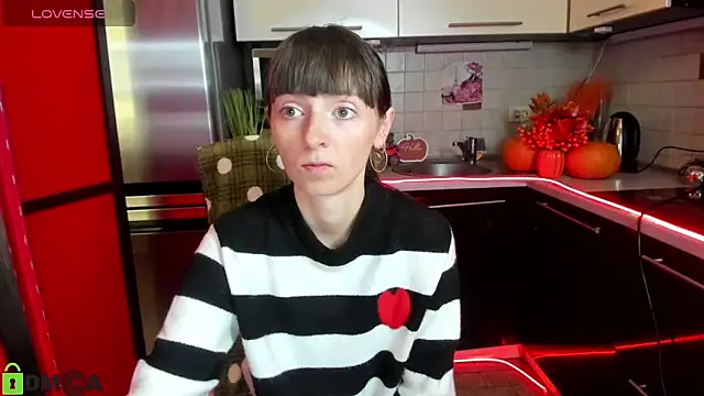 Snapshot of TayanaJons chatting on October 4, 2025, 6:55 am TayanaJons online show from October 4, 2025, 6:55 am