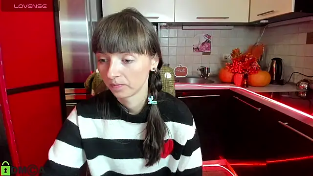 Snapshot of TayanaJons chatting on October 10, 2025, 7:07 am TayanaJons online show from October 10, 2025, 7:07 am