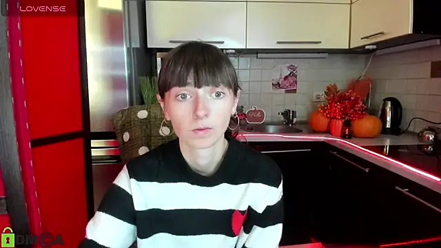 Snapshot of TayanaJons chatting on October 11, 2025, 6:56 am TayanaJons online show from October 11, 2025, 6:56 am