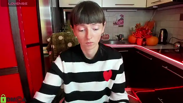 Snapshot of TayanaJons chatting on October 13, 2025, 6:57 am TayanaJons online show from October 13, 2025, 6:57 am